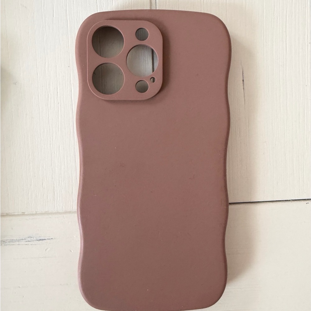 iPhone 15 Pro Max brown case